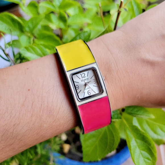 Classic Retro Pink & Yellow Studio Quartz Womens Womans Watch - Picture 3 of 6